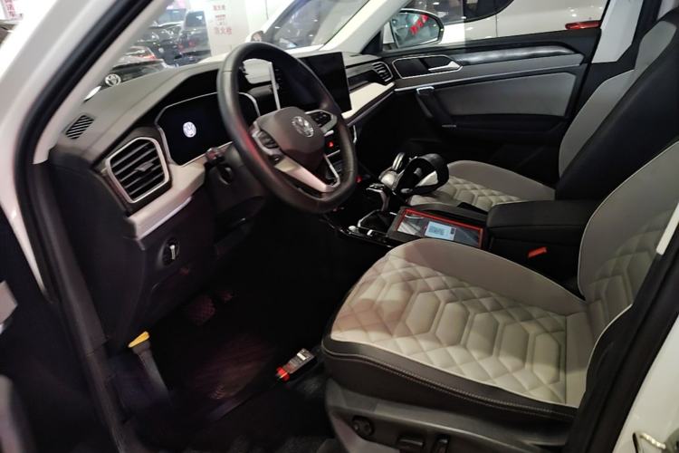 Used Volkswagen Tayron 2023 300TSI Two-Wheel-Drive Luxury Plus Advanced Edition Left Front Seat