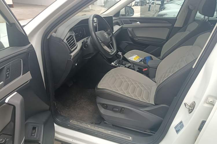Used Volkswagen Tayron 2023 300TSI Two-Wheel-Drive Luxury Plus Advanced Edition Left Front Seat
