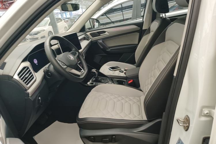 Used Volkswagen Tayron 2023 Revised Version 380TSI All-Wheel Drive R-Line High-Energy Edition Left Front Seat