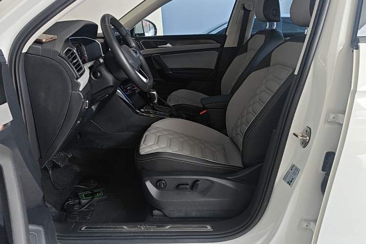 Used Volkswagen Tayron 2023 330TSI Two-Wheel-Drive Luxury Plus Advanced Version Left Front Seat