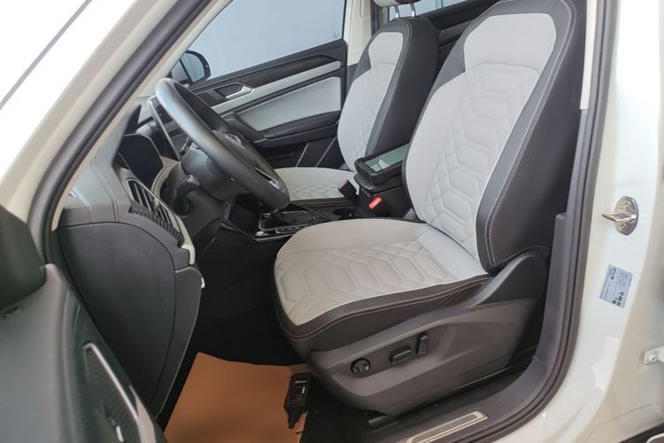 Used Volkswagen Tayron 2023 330TSI Two-Wheel-Drive Luxury Plus Advanced Version Left Front Seat
