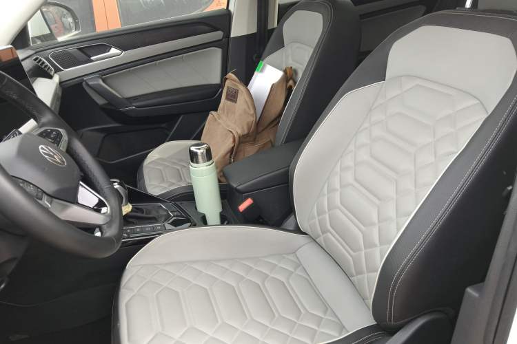 Used Volkswagen Tayron 2023 300TSI Two-Wheel-Drive Luxury Plus Advanced Edition Left Front Seat