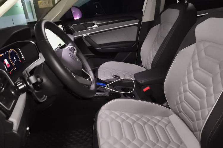Used Volkswagen Tayron 2023 330TSI Two-Wheel-Drive Luxury Plus Advanced Version Left Front Seat