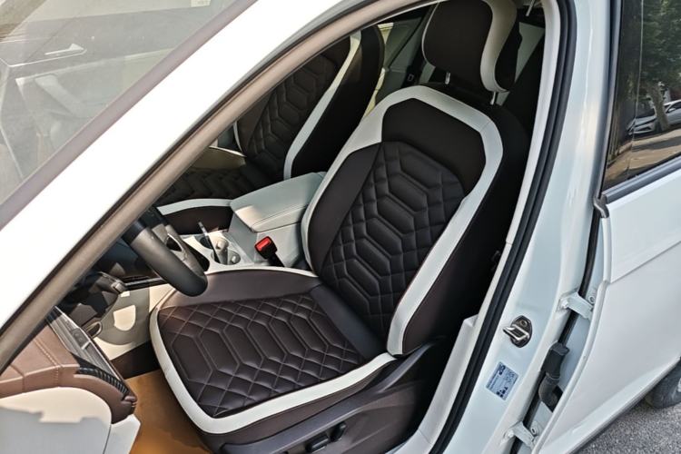 Used Volkswagen Tayron 2023 330TSI Two-Wheel-Drive Luxury Plus Advanced Version Left Front Seat
