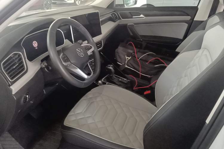 Used Volkswagen Tayron 2023 300TSI Two-Wheel-Drive Luxury Plus Advanced Edition Left Front Seat