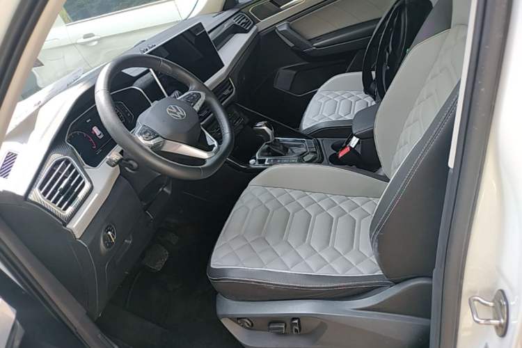 Used Volkswagen Tayron 2023 300TSI Two-Wheel-Drive Luxury Plus Advanced Edition Left Front Seat