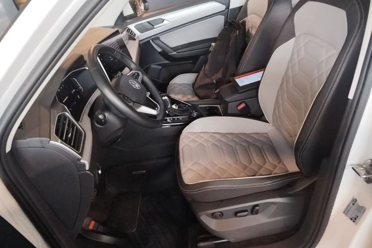 Used Volkswagen Tayron 2023 Revised Version 380TSI All-Wheel Drive R-Line High-Energy Edition Left Front Seat