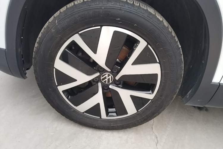 Used Volkswagen Tayron 2023 330TSI Two-Wheel-Drive Luxury Plus Advanced Version Left Front Wheel Hub