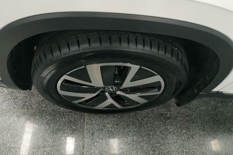 Used Volkswagen Tayron 2023 330TSI Two-Wheel-Drive Luxury Plus Advanced Version Left Front Wheel Hub