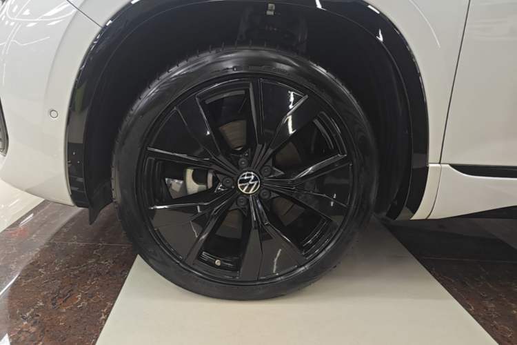 Used Volkswagen Tayron 2023 Revised Version 380TSI All-Wheel Drive R-Line Pro Smart Edition Left Front Wheel Hub