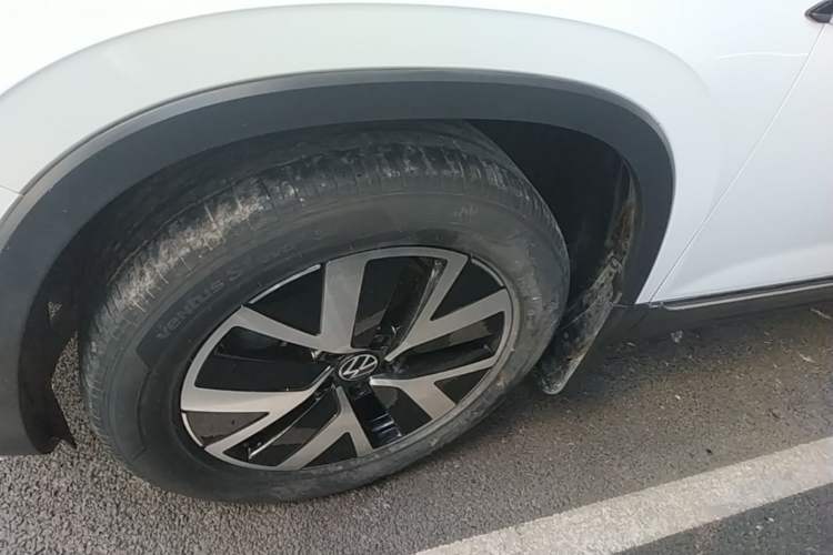 Used Volkswagen Tayron 2023 280TSI Two-Wheel-Drive Luxury Plus Advanced Version Left Front Wheel Hub