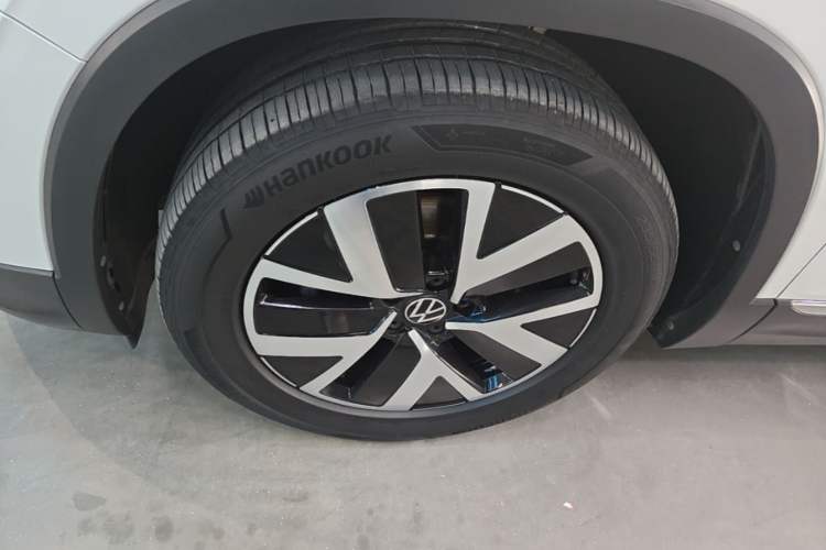 Used Volkswagen Tayron 2023 330TSI Two-Wheel-Drive Luxury Plus Advanced Version Left Front Wheel Hub