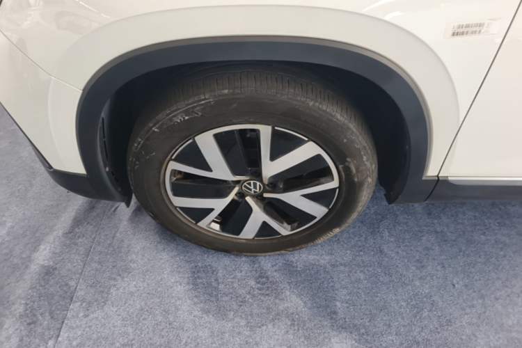 Used Volkswagen Tayron 2023 300TSI Two-Wheel-Drive Luxury Plus Advanced Edition Left Front Wheel Hub