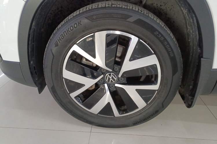 Used Volkswagen Tayron 2023 330TSI Two-Wheel-Drive Luxury Plus Advanced Version Left Front Wheel Hub