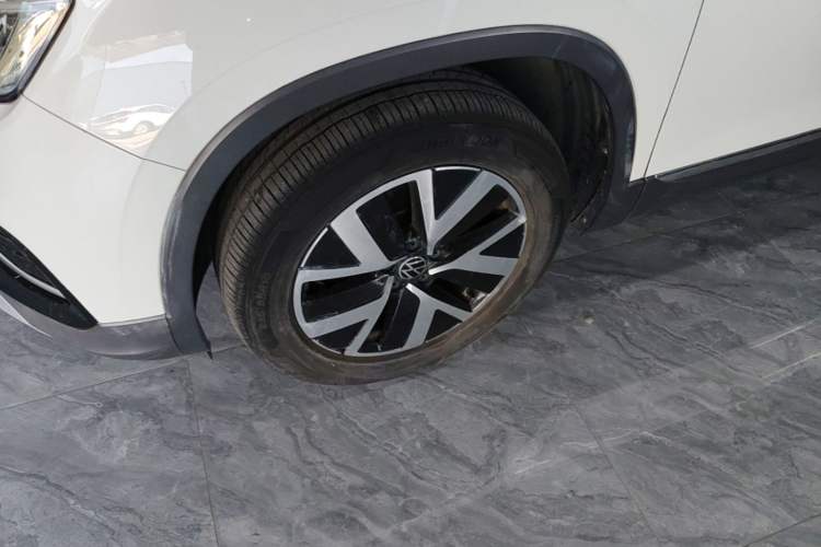 Used Volkswagen Tayron 2023 280TSI Two-Wheel-Drive Luxury Plus Advanced Version Left Front Wheel Hub