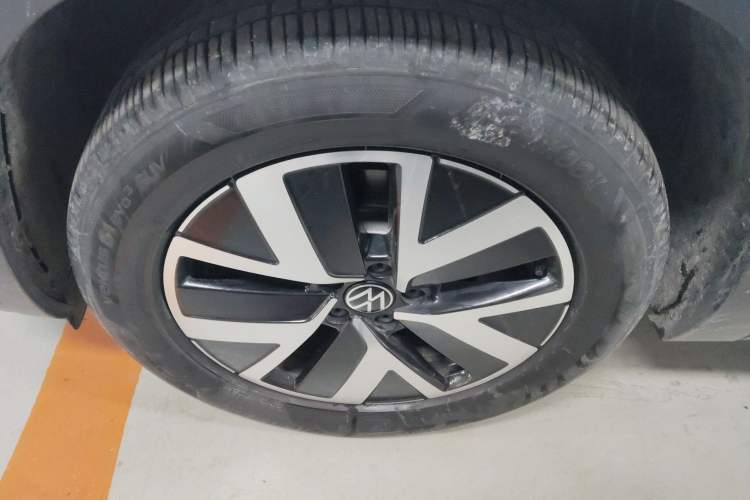 Used Volkswagen Tayron 2023 280TSI Two-Wheel-Drive Luxury Plus Advanced Version Left Front Wheel Hub