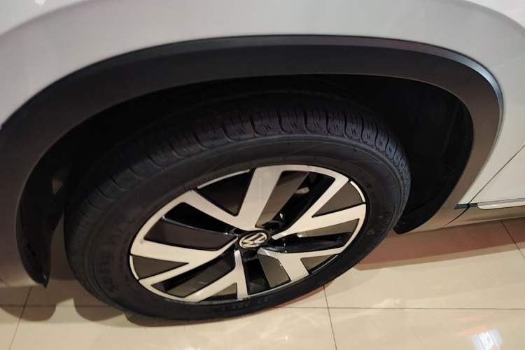 Used Volkswagen Tayron 2023 300TSI Two-Wheel-Drive Luxury Plus Advanced Edition Left Front Wheel Hub