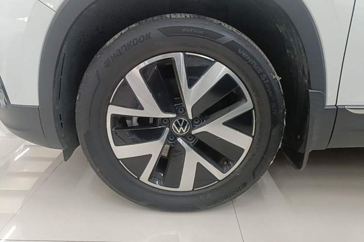 Used Volkswagen Tayron 2023 330TSI Two-Wheel-Drive Luxury Plus Advanced Version Left Front Wheel Hub