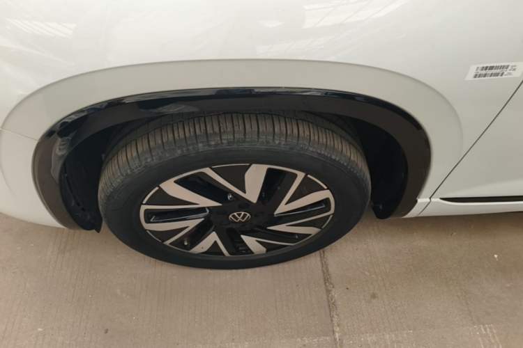 Used Volkswagen Tayron 2023 Revised Version 380TSI All-Wheel Drive R-Line High-Energy Edition Left Front Wheel Hub