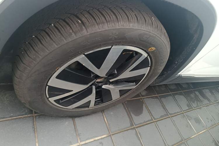 Used Volkswagen Tayron 2023 300TSI Two-Wheel-Drive Luxury Plus Advanced Edition Left Front Wheel Hub