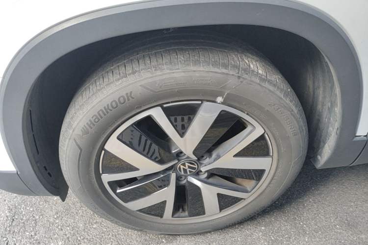 Used Volkswagen Tayron 2023 330TSI Two-Wheel-Drive Luxury Plus Advanced Version Left Front Wheel Hub