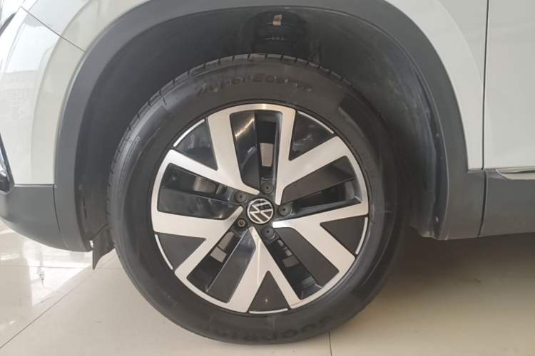 Used Volkswagen Tayron 2023 300TSI Two-Wheel-Drive Luxury Plus Advanced Edition Left Front Wheel Hub