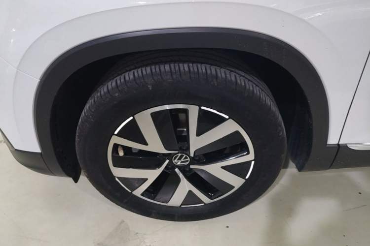 Used Volkswagen Tayron 2023 330TSI Two-Wheel-Drive Luxury Plus Advanced Version Left Front Wheel Hub