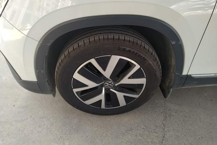 Used Volkswagen Tayron 2023 330TSI Two-Wheel-Drive Luxury Plus Advanced Version Left Front Wheel Hub