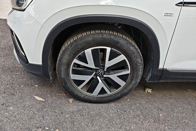 Used Volkswagen Tayron 2023 330TSI Two-Wheel-Drive Luxury Plus Advanced Version Left Front Wheel Hub