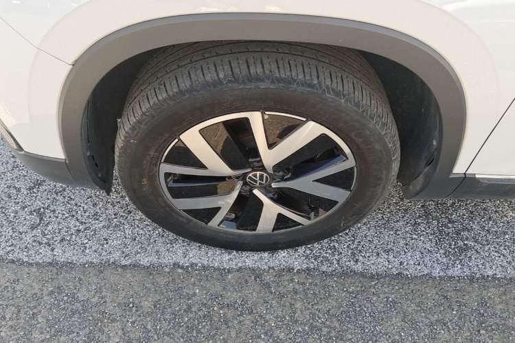 Used Volkswagen Tayron 2023 300TSI Two-Wheel-Drive Luxury Plus Advanced Edition Left Front Wheel Hub