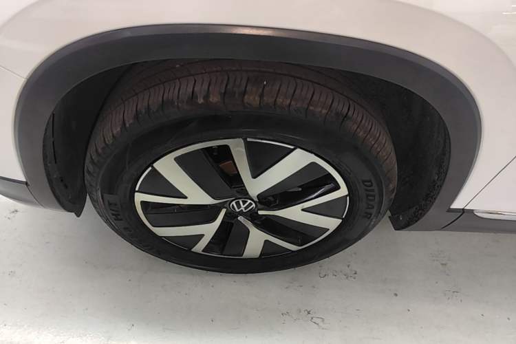 Used Volkswagen Tayron 2023 300TSI Two-Wheel-Drive Luxury Plus Advanced Edition Left Front Wheel Hub