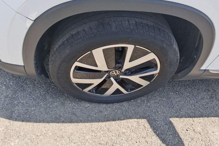 Used Volkswagen Tayron 2023 300TSI Two-Wheel-Drive Luxury Plus Advanced Edition Left Front Wheel Hub