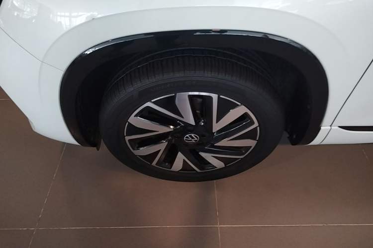 Used Volkswagen Tayron 2023 Revised Version 380TSI All-Wheel Drive R-Line High-Energy Edition Left Front Wheel Hub