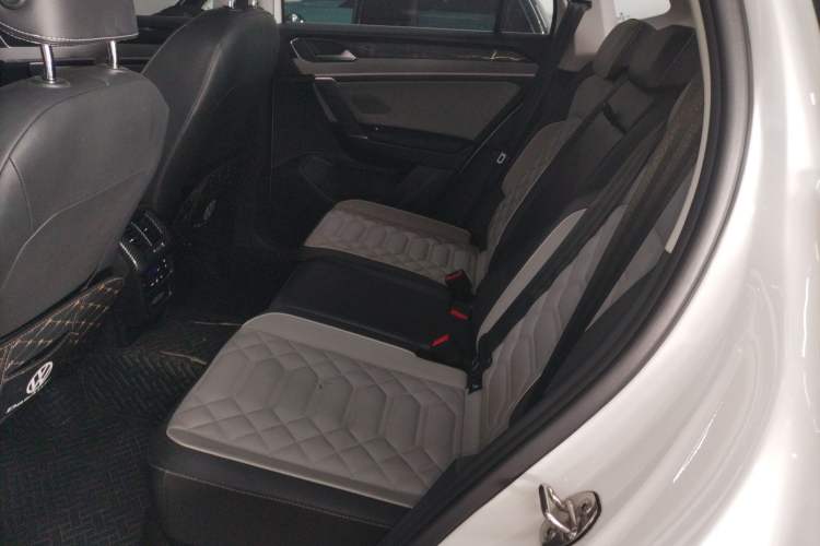 Used Volkswagen Tayron 2023 300TSI Two-Wheel-Drive Luxury Plus Advanced Edition Left Rear Seat