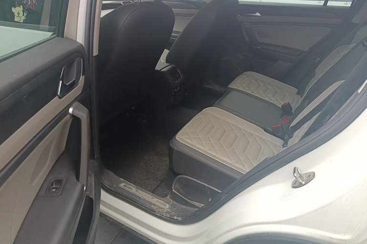 Used Volkswagen Tayron 2023 300TSI Two-Wheel-Drive Luxury Plus Advanced Edition Left Rear Seat