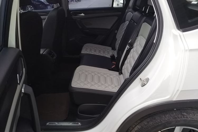 Used Volkswagen Tayron 2023 330TSI Two-Wheel-Drive Luxury Plus Advanced Version Left Rear Seat