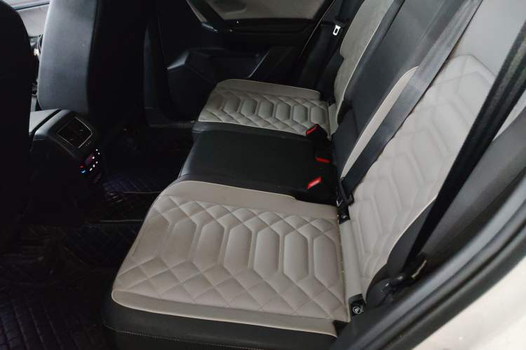 Used Volkswagen Tayron 2023 280TSI Two-Wheel-Drive Luxury Plus Advanced Version Left Rear Seat
