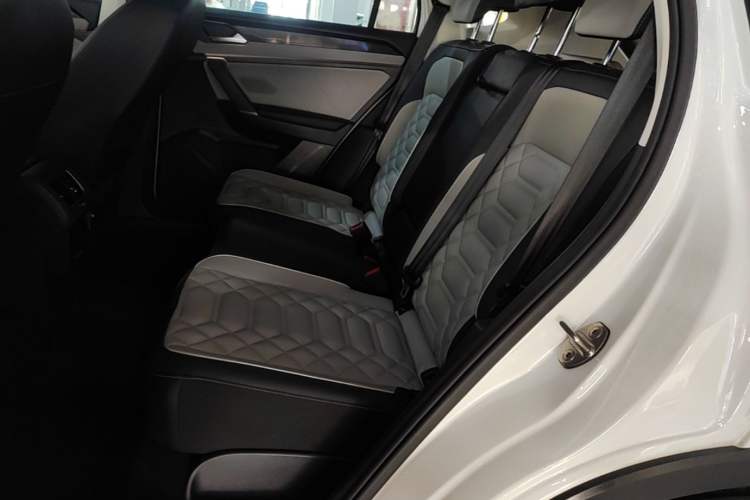 Used Volkswagen Tayron 2023 330TSI Two-Wheel-Drive Luxury Plus Advanced Version Left Rear Seat