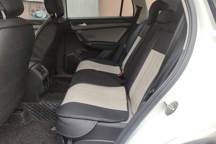 Used Volkswagen Tayron 2023 300TSI Two-Wheel-Drive Luxury Plus Advanced Edition Left Rear Seat