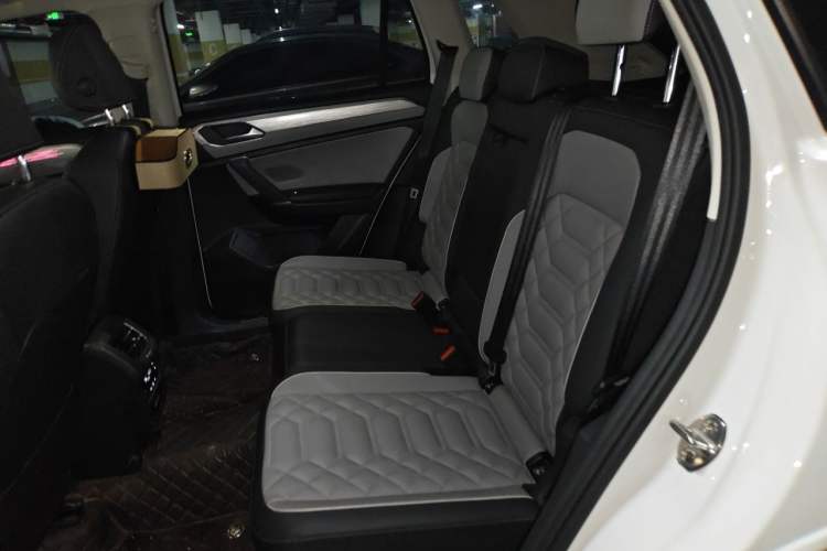 Used Volkswagen Tayron 2023 330TSI Two-Wheel-Drive R-Line High-Energy Version Left Rear Seat