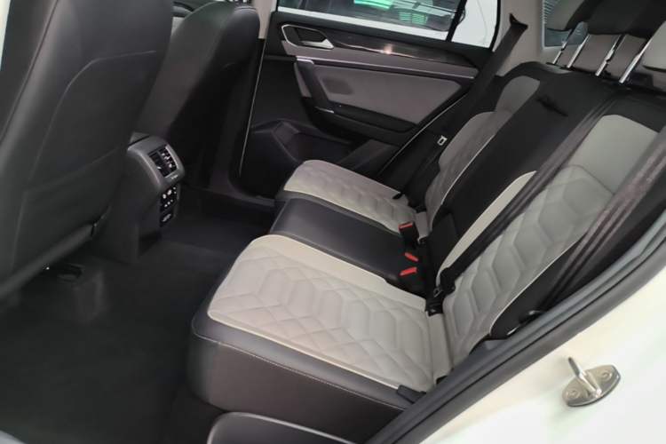 Used Volkswagen Tayron 2023 330TSI Two-Wheel-Drive Luxury Plus Advanced Version Left Rear Seat