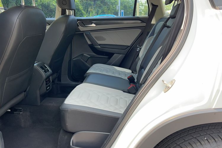 Used Volkswagen Tayron 2023 330TSI Two-Wheel-Drive Luxury Plus Advanced Version Left Rear Seat