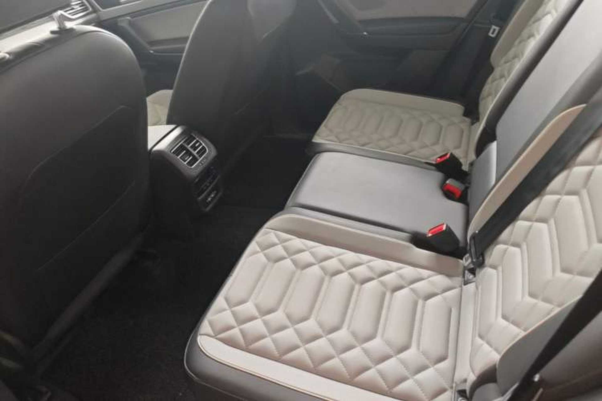 Used Volkswagen Tayron 2023 Revised Version 380TSI All-Wheel Drive R-Line High-Energy Edition Left Rear Seat