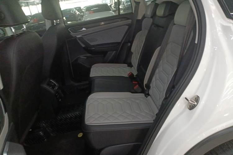Used Volkswagen Tayron 2023 330TSI Two-Wheel-Drive Luxury Plus Advanced Version Left Rear Seat
