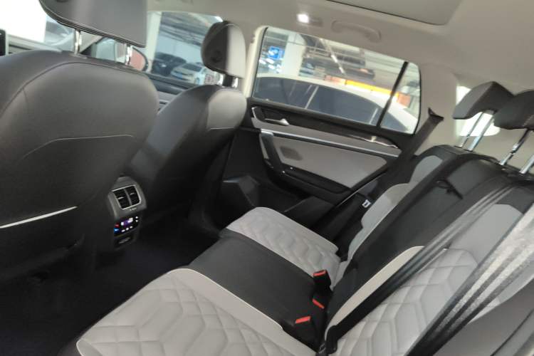 Used Volkswagen Tayron 2023 280TSI Two-Wheel-Drive Luxury Plus Advanced Version Left Rear Seat