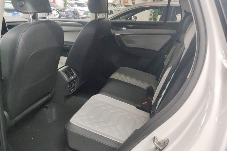 Used Volkswagen Tayron 2023 280TSI Two-Wheel-Drive Luxury Plus Advanced Version Left Rear Seat