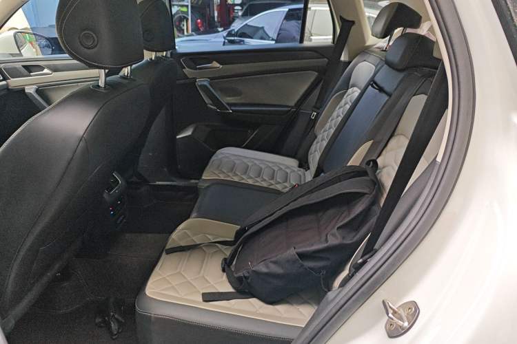 Used Volkswagen Tayron 2023 330TSI Two-Wheel-Drive Luxury Plus Advanced Version Left Rear Seat