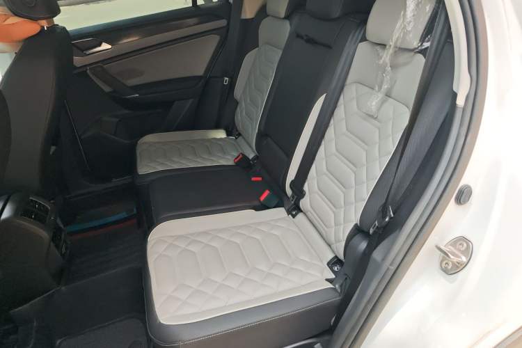 Used Volkswagen Tayron 2023 330TSI Two-Wheel-Drive Luxury Plus Advanced Version Left Rear Seat