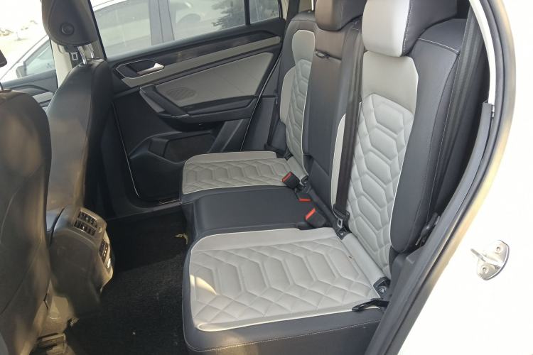 Used Volkswagen Tayron 2023 300TSI Two-Wheel-Drive Luxury Plus Advanced Edition Left Rear Seat