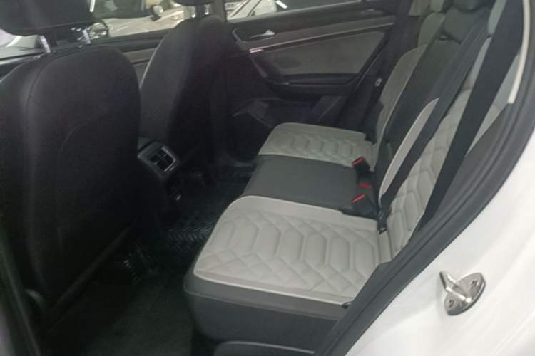 Used Volkswagen Tayron 2023 330TSI Two-Wheel-Drive Luxury Plus Advanced Version Left Rear Seat